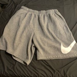Mens 3XL nike sweat shorts, very comfy!